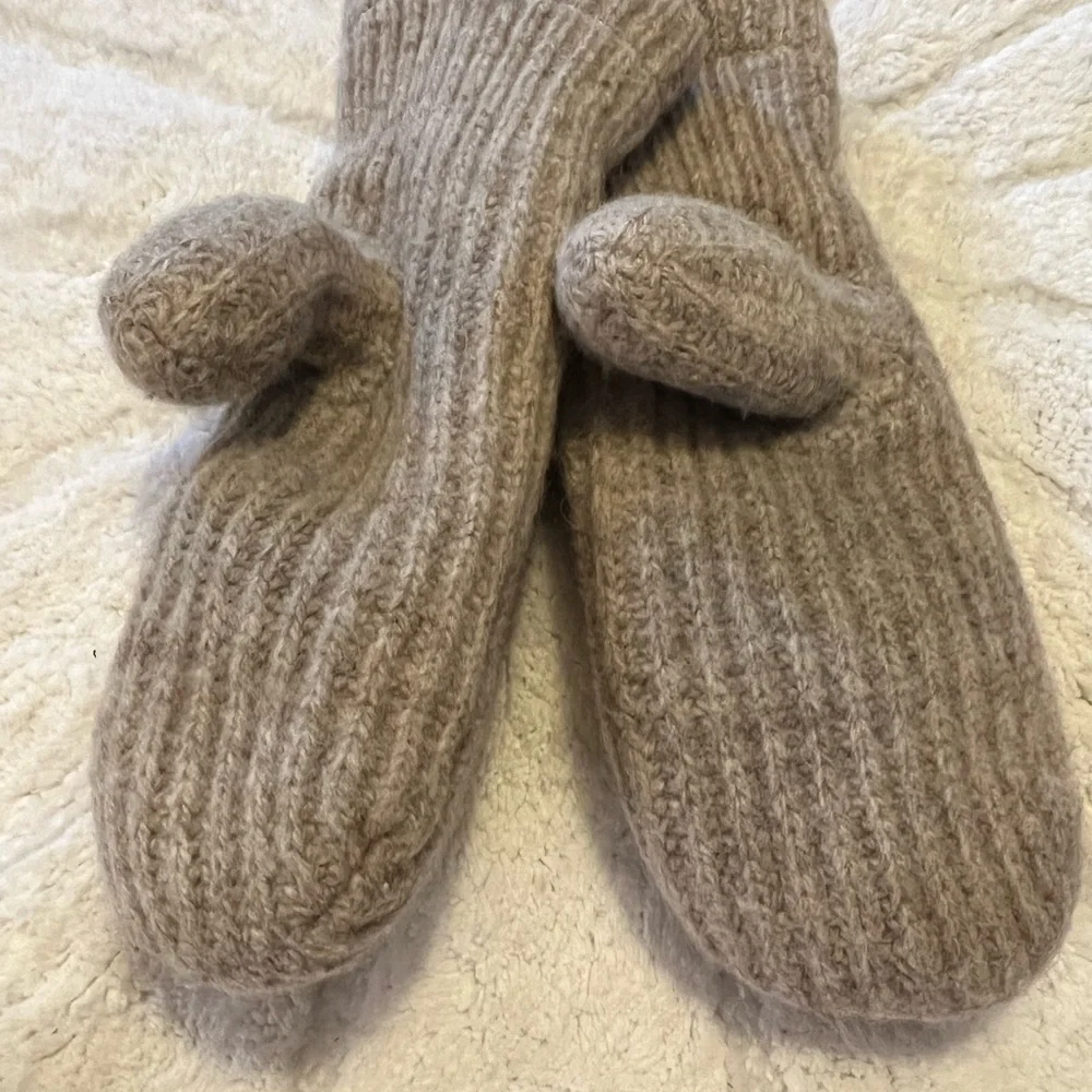 Hand crafted Organic will lined mittens Super warm Beige Women’s large